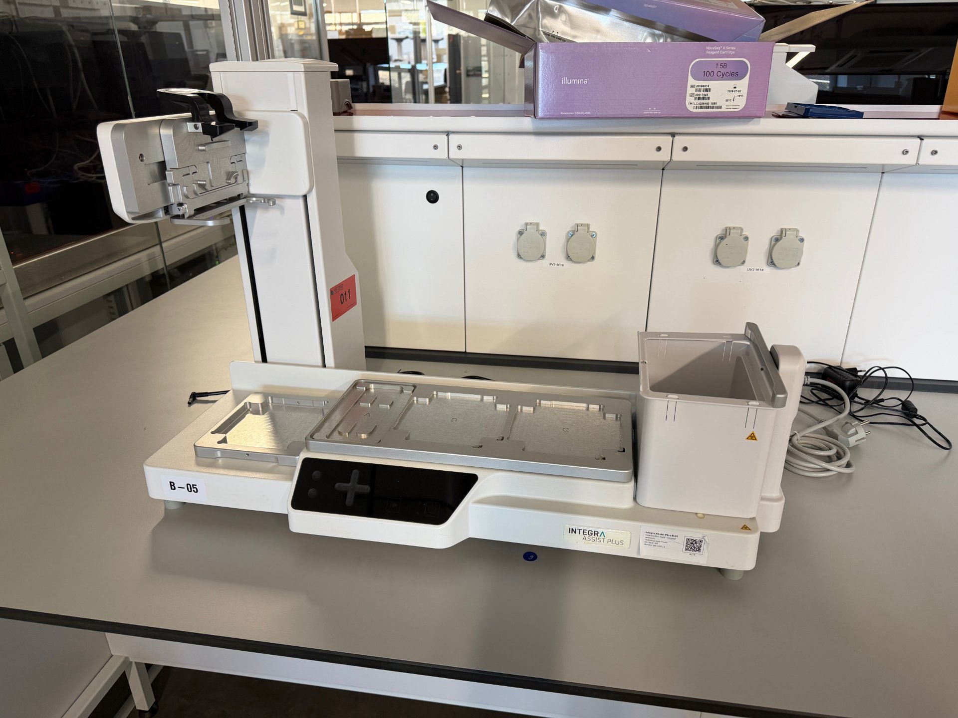Pipettierroboter Intega Assist Plus