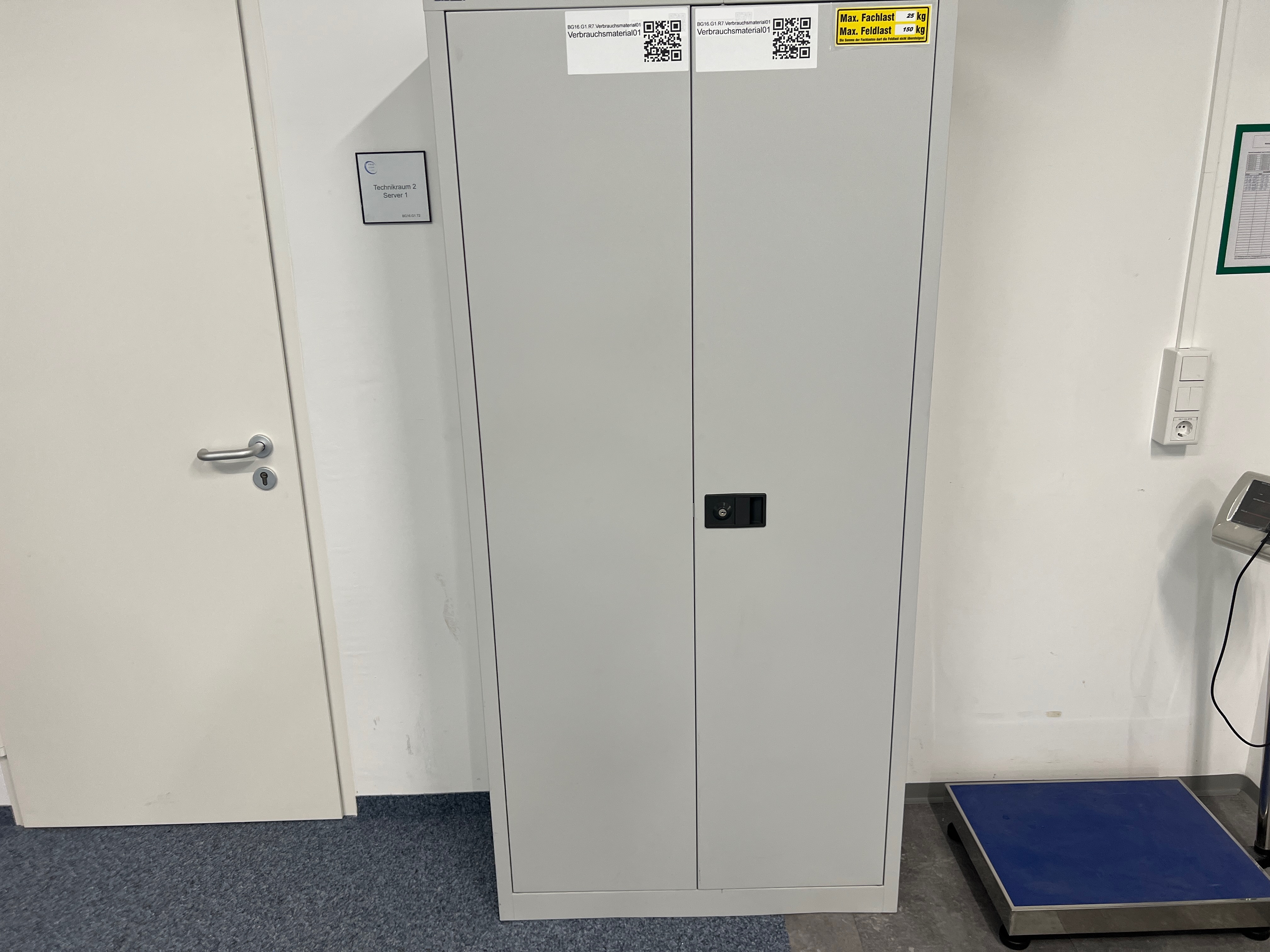 Metallschrank