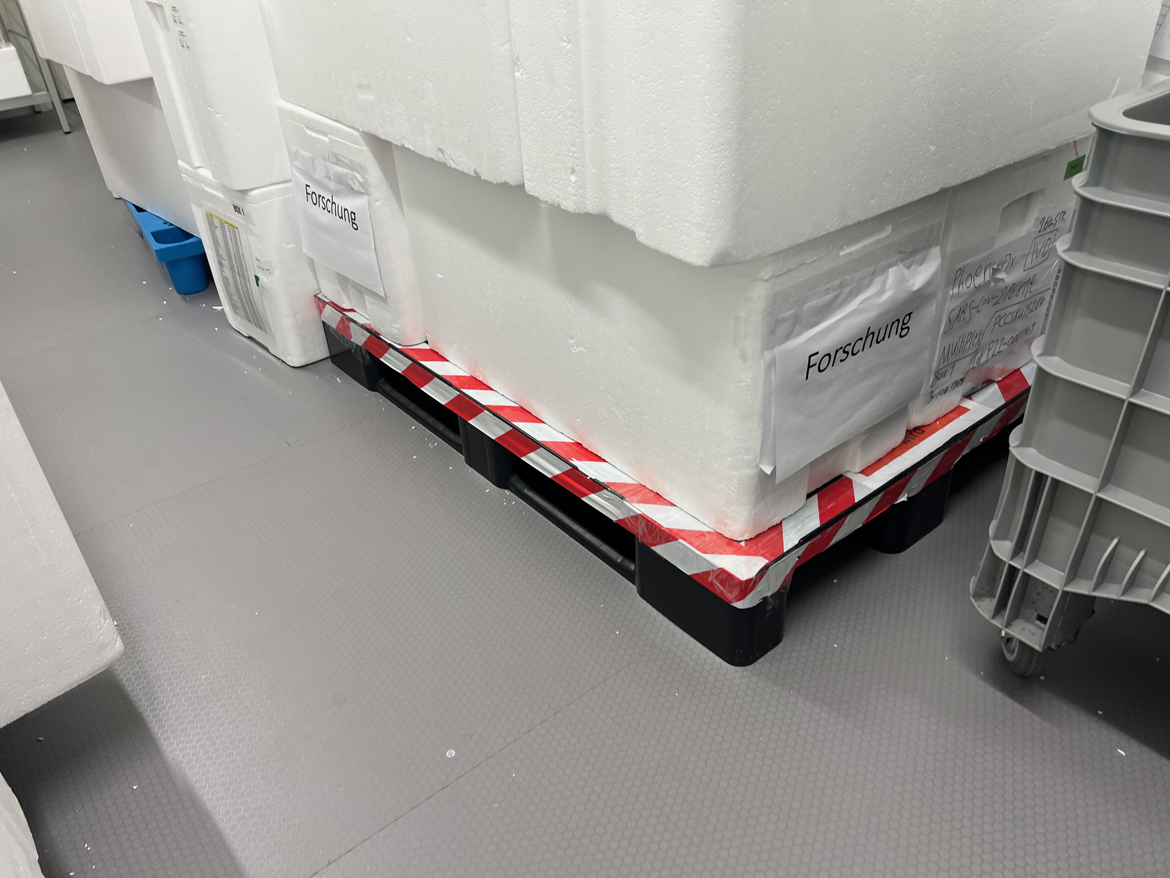 Kunststoff Paletten, Position 15 Stück