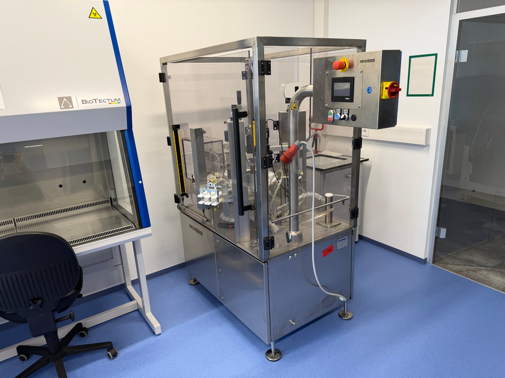 Füll- und Verschließmaschine Wick Mini Uni